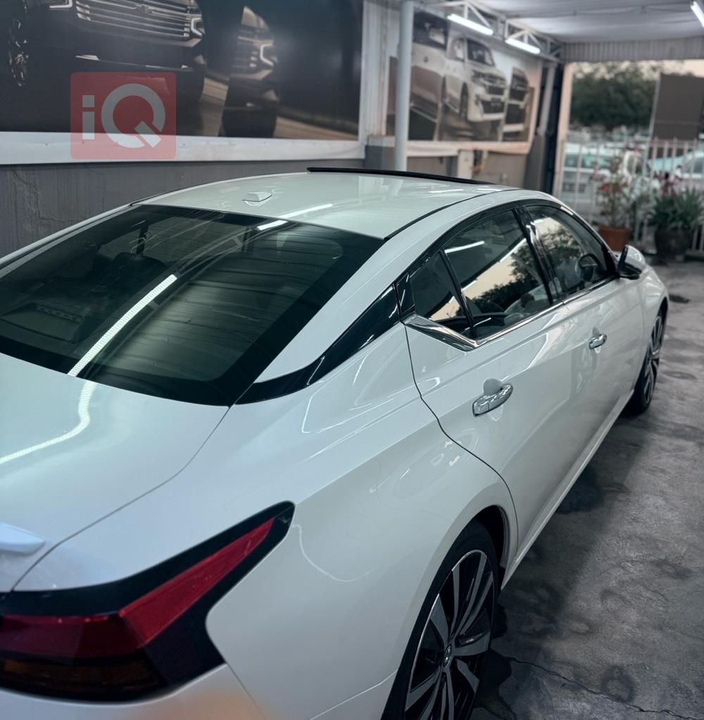 نیسان ئەلتیما